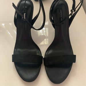 Lafayette 148 New York black sandals NIB 7.5